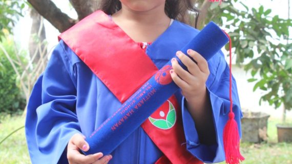 Jasa Pembuatan Toga Wisuda SD Murah Tangerang Selatan