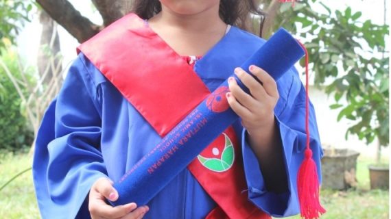 Harga Baju Wisuda Anak Tk