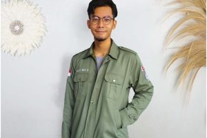 harga jaket almamater ut