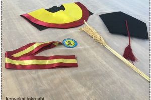 harga pembuatan topi toga wisuda