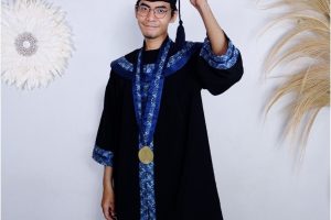 harga bikin toga wisuda