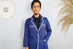 konveksi jas almamater biru dongker