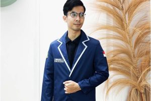 harga bikin jas almamater