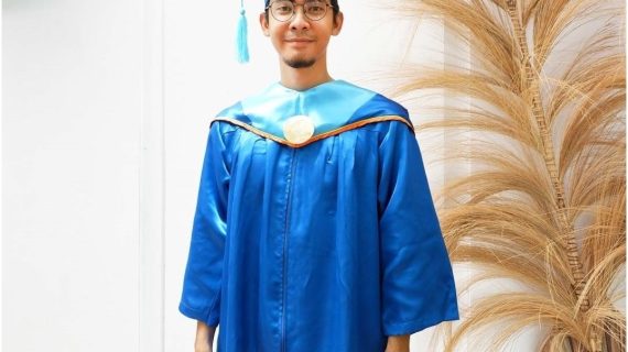 harga toga wisuda kampus