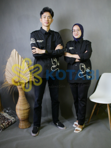 jaket almamater hitam