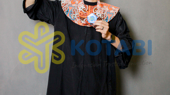 konveksi toga wisuda kupang