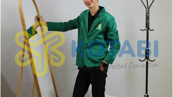 tempat custom jas almamater kendal