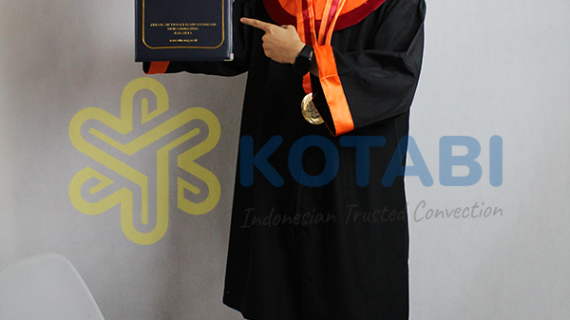 Bikin Toga Wisuda Custom Bandung