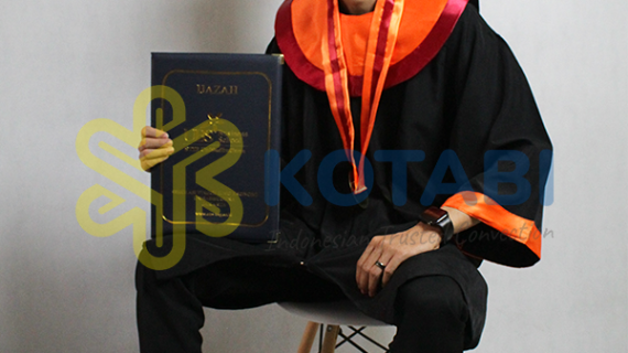 Bikin Toga Wisuda Custom Jakarta