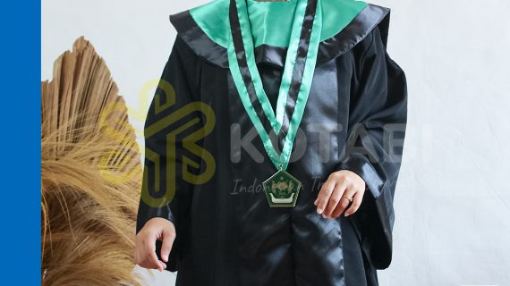 Konveksi Pembuatan Toga Wisuda Bandung