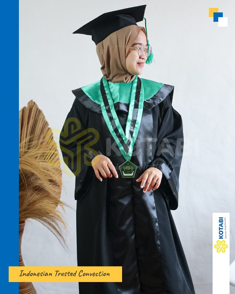 Toga-Wisuda-Pascasarjana-Tangerang.jpg